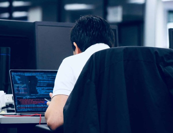 Quelles sont les meilleures idées de cadeaux geek pour les amateurs de culture pop et de technologie ?